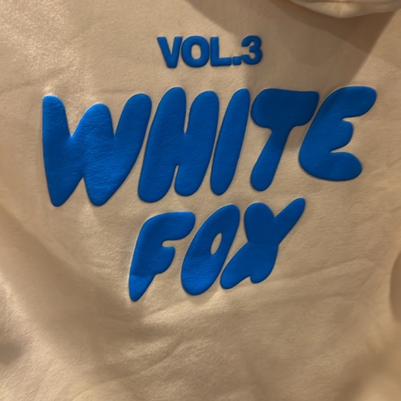 Fox Cream Zip Up Sweater with Blue Logo - Picture 3 of 5